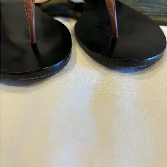 Gucci GG t strap sandals 8.5 - Picture 7 of 7